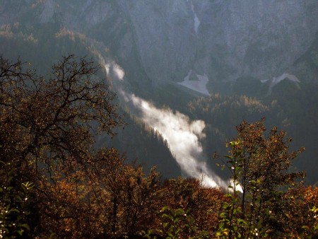 Soteska Hladnik in skalni podor med Za Akom in Pod Srcem